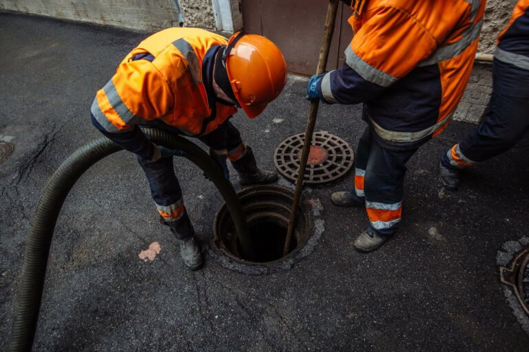 Article cftc.fr – A Lyon, la CFTC accompagne un lanceur d’alerte et dénonce des risques de pollution.
