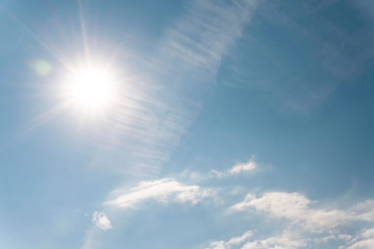 Forte chaleur ou canicule : l’INRS recommande aux employeurs d’anticiper les mesures de prévention pour protéger la santé et la sécurité de leurs salariés
